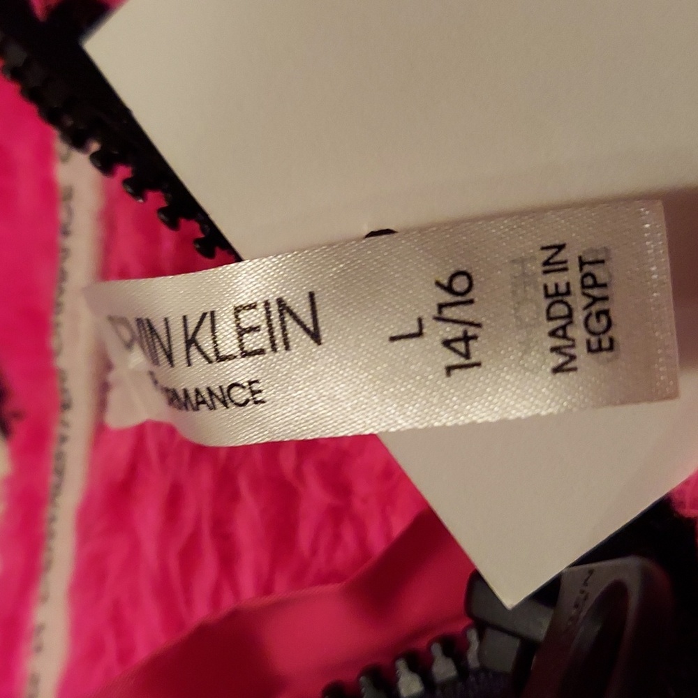 Girl's Calvin Klein Performance pullover - Picture 6 of 9